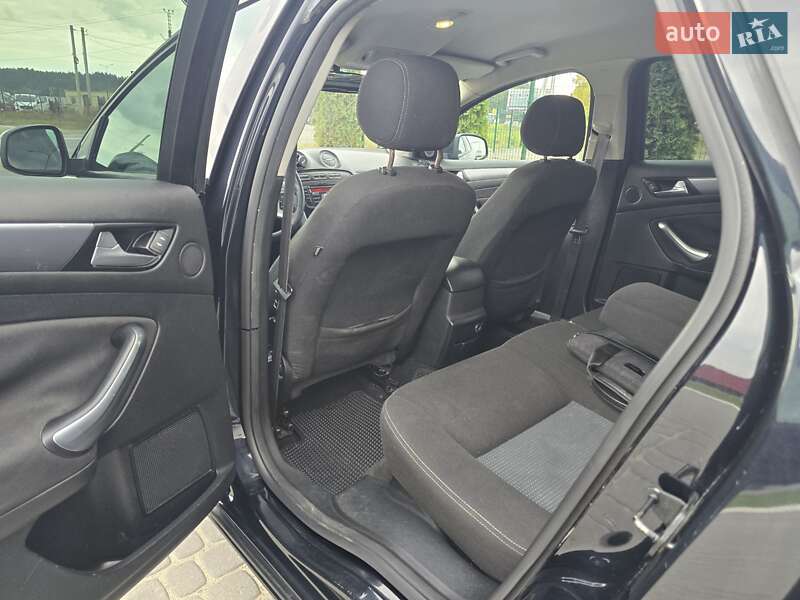 Лифтбек Ford Mondeo 2011 в Львове