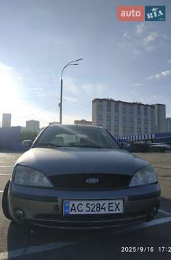 Лифтбек Ford Mondeo 2001 в 