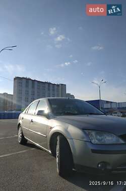 Лифтбек Ford Mondeo 2001 в 