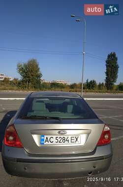 Лифтбек Ford Mondeo 2001 в 
