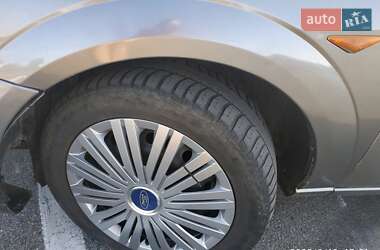 Лифтбек Ford Mondeo 2001 в 
