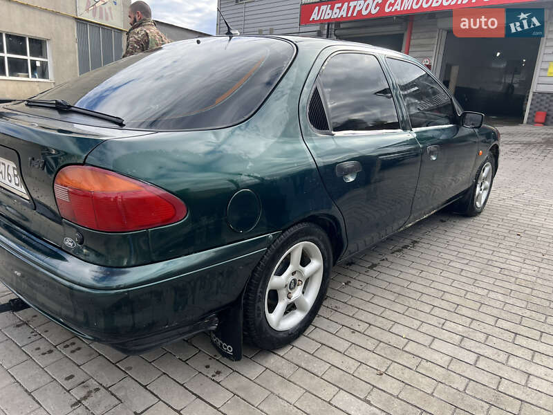 Лифтбек Ford Mondeo 1994 в Черновцах