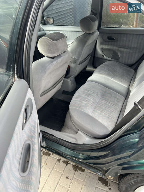 Лифтбек Ford Mondeo 1994 в Черновцах