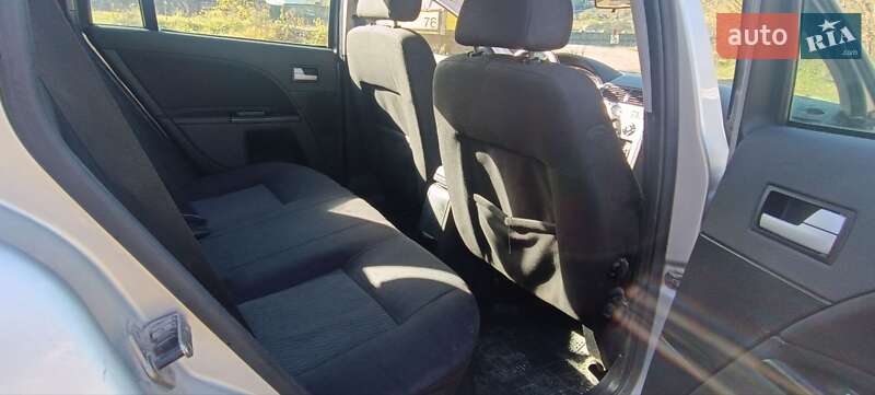 Універсал Ford Mondeo 2002 в Путилі