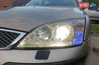 Универсал Ford Mondeo 2003 в  фото 5 Универсал Ford Mondeo 2003 в