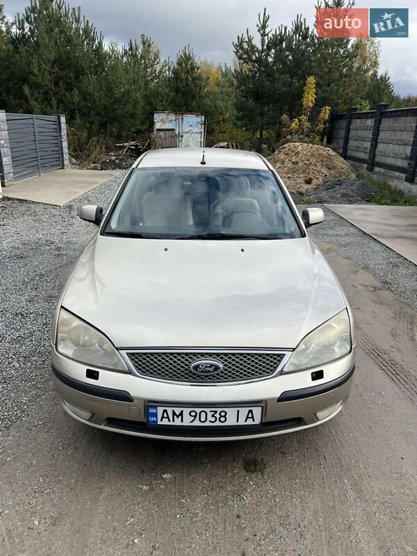 Лифтбек Ford Mondeo 2005 в 