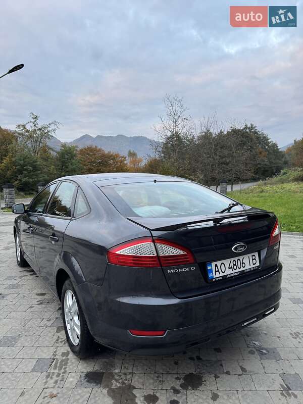 Лифтбек Ford Mondeo 2007 в Тячеве