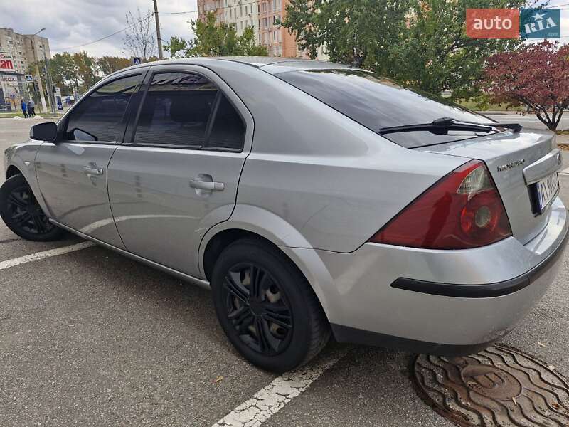 Ліфтбек Ford Mondeo 2004 в Харкові