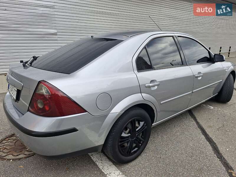 Ліфтбек Ford Mondeo 2004 в Харкові