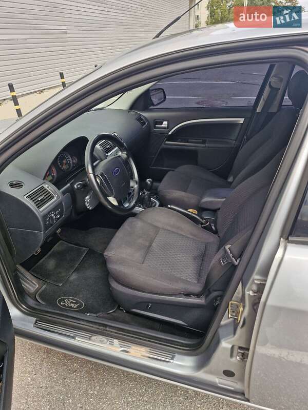 Ліфтбек Ford Mondeo 2004 в Харкові