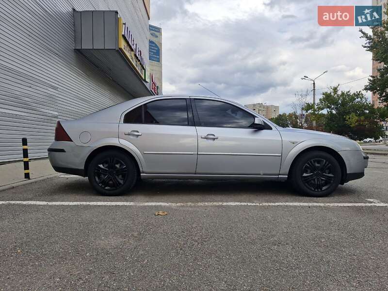 Ліфтбек Ford Mondeo 2004 в Харкові