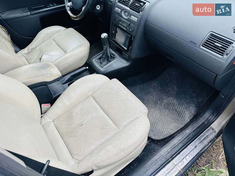 Лифтбек Ford Mondeo 2003 в Белогородке