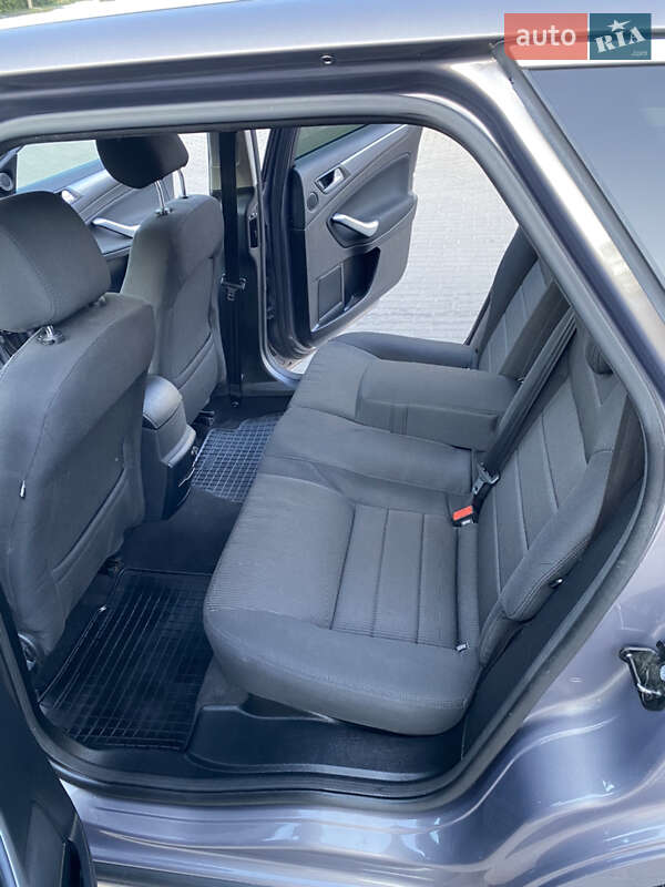 Универсал Ford Mondeo 2012 в Ровно