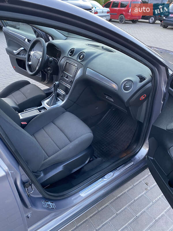 Универсал Ford Mondeo 2012 в Ровно