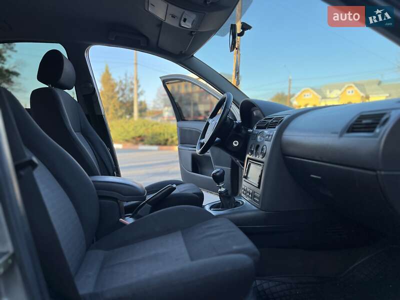Седан Ford Mondeo 2002 в Чернівцях фото 36 Седан Ford Mondeo 2002 в Чернівцях