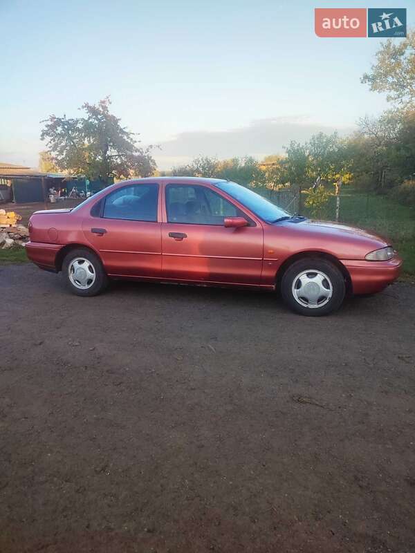 Седан Ford Mondeo 1993 в Баштанці
