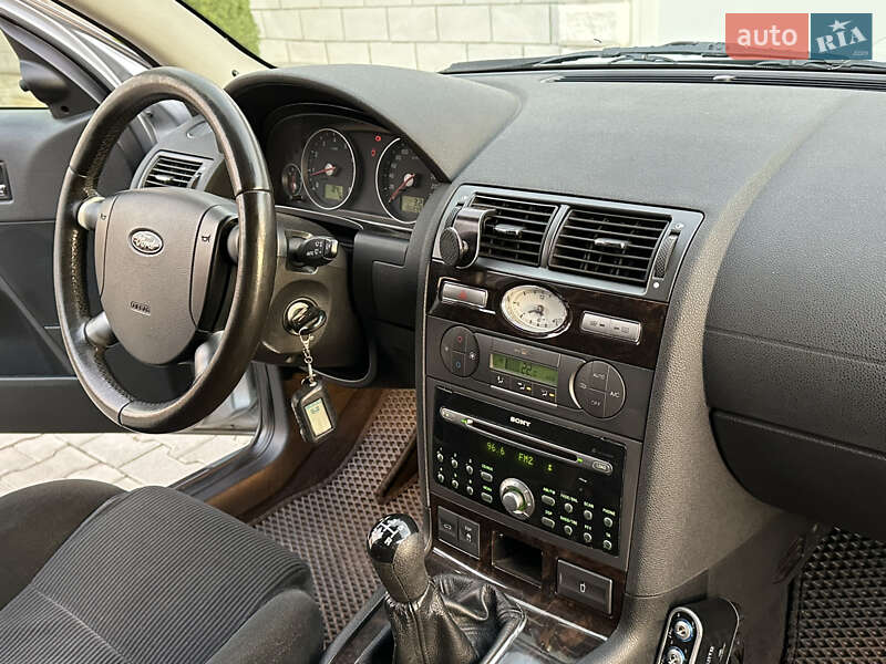 Седан Ford Mondeo 2005 в Одессе