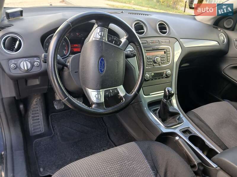 Седан Ford Mondeo 2011 в Львове