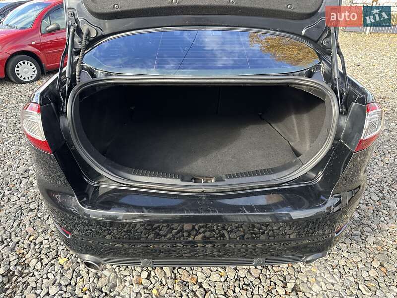 Седан Ford Mondeo 2011 в Смеле