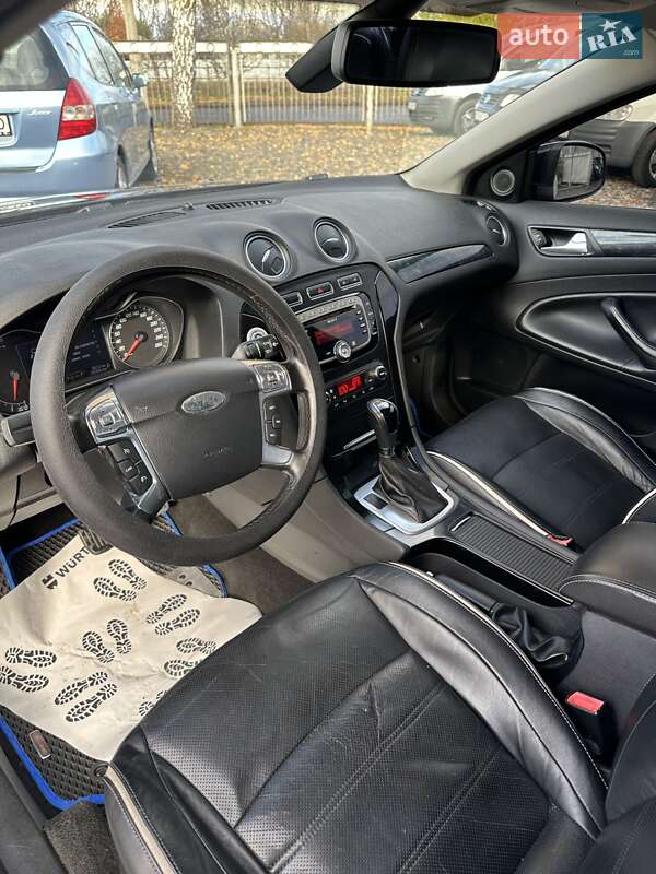 Седан Ford Mondeo 2011 в Смеле