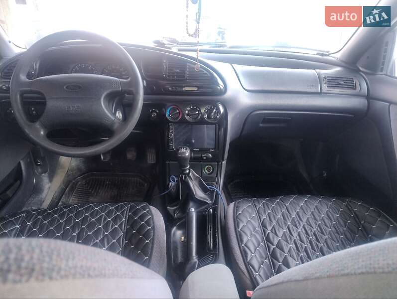 Лифтбек Ford Mondeo 1997 в Ивано-Франковске