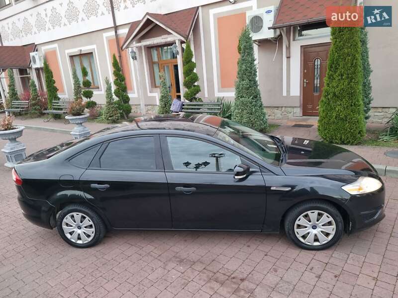 Седан Ford Mondeo 2012 в Стрые