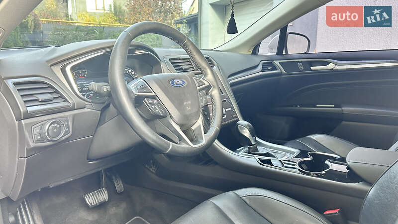 Седан Ford Mondeo 2016 в Мукачево