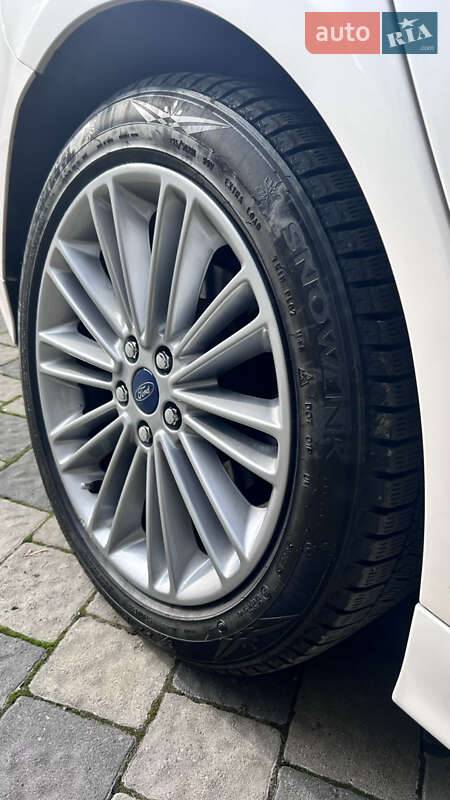 Седан Ford Mondeo 2016 в Мукачево