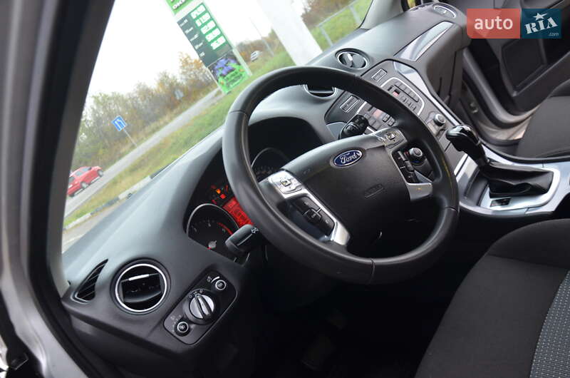 Седан Ford Mondeo 2013 в Дрогобыче