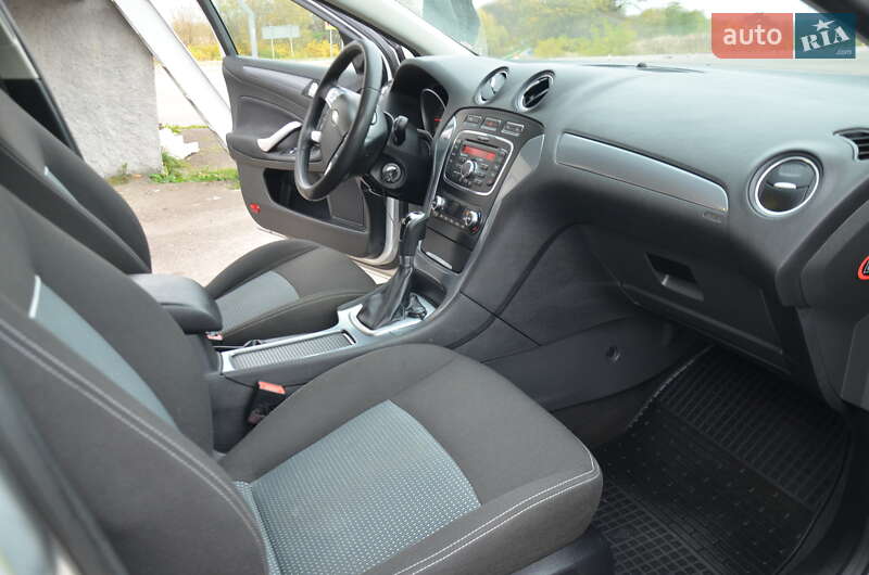 Седан Ford Mondeo 2013 в Дрогобыче