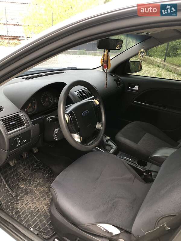 Універсал Ford Mondeo 2004 в Чернівцях