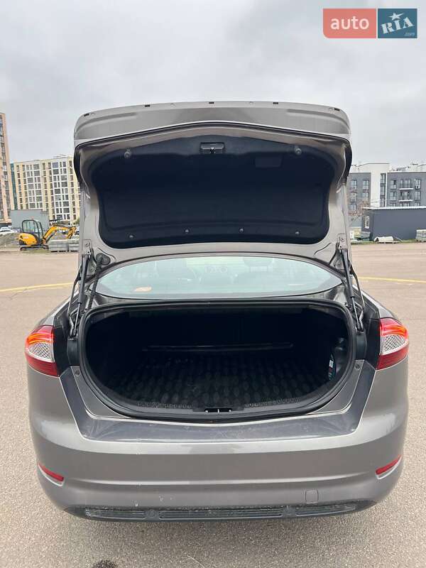 Седан Ford Mondeo 2012 в Черкассах