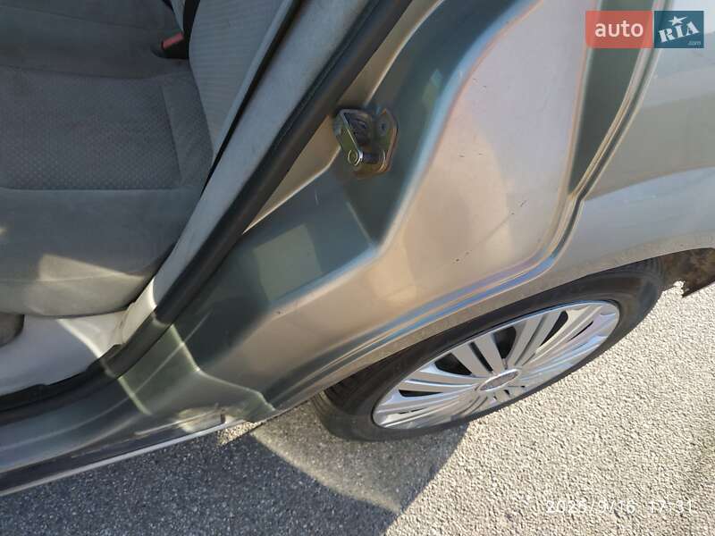 Лифтбек Ford Mondeo 2001 в Киеве