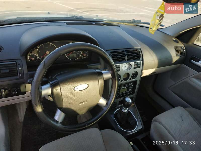 Лифтбек Ford Mondeo 2001 в Киеве