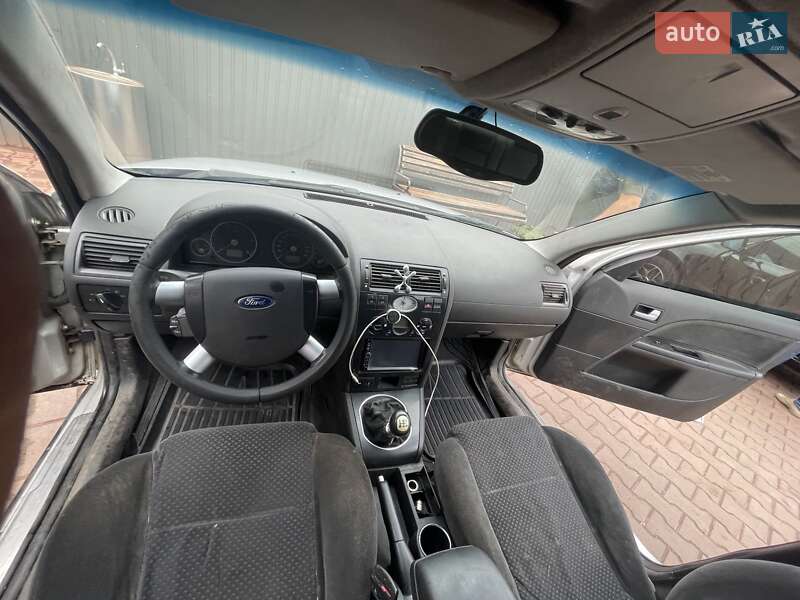 Ліфтбек Ford Mondeo 2002 в Дніпрі