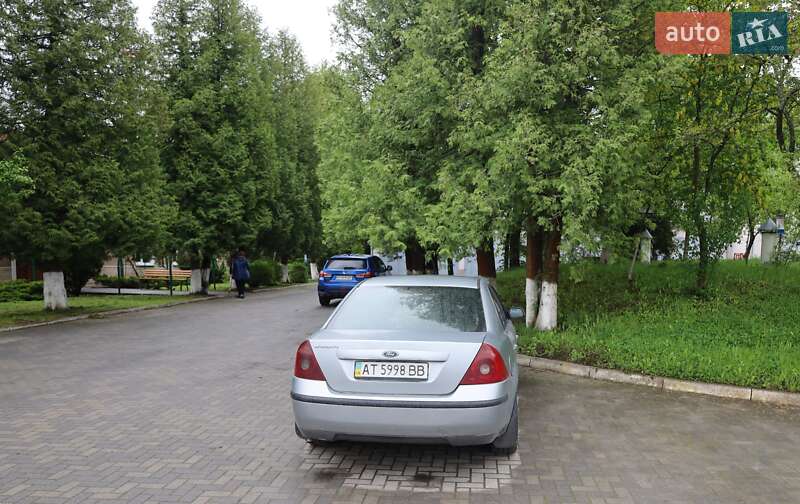 Седан Ford Mondeo 2003 в Долине