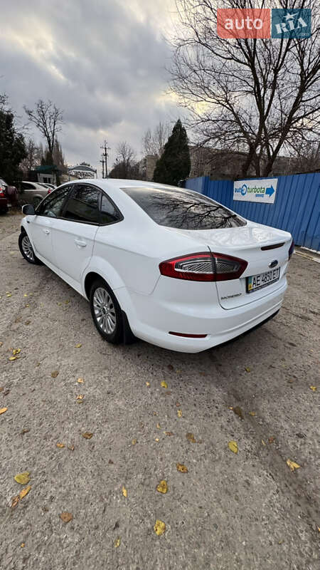 Седан Ford Mondeo 2011 в Никополе