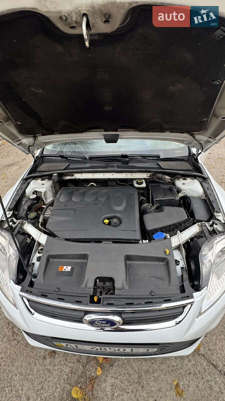 Седан Ford Mondeo 2011 в Никополе