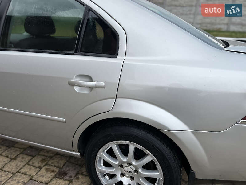 Седан Ford Mondeo 2000 в Львове