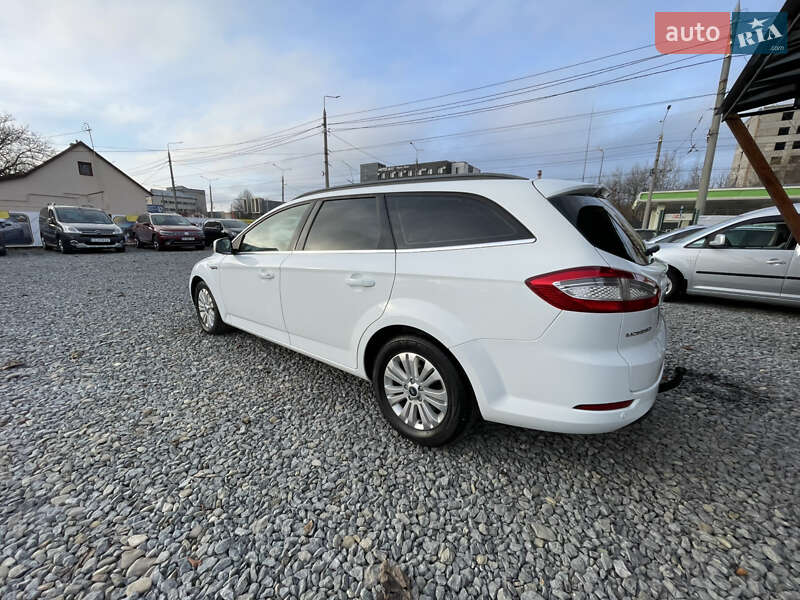 Універсал Ford Mondeo 2012 в Чернівцях