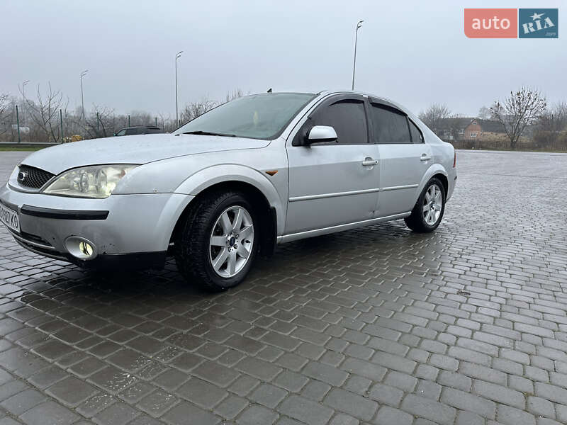 Лифтбек Ford Mondeo 2000 в Казатине