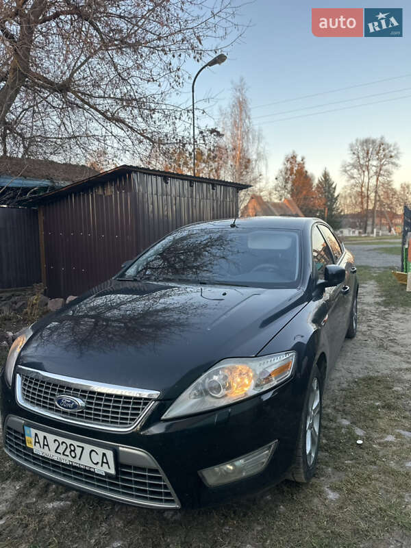 Седан Ford Mondeo 2010 в Олевську