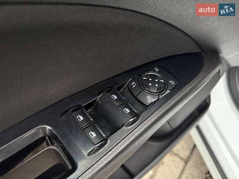 Седан Ford Mondeo 2015 в Житомире