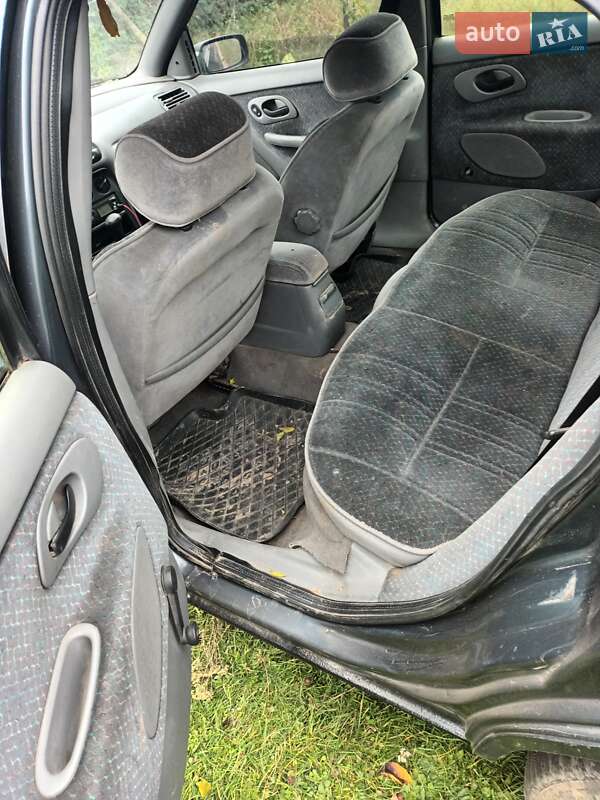 Седан Ford Mondeo 1993 в Демидовке фото 2 Седан Ford Mondeo 1993 в Демидовке