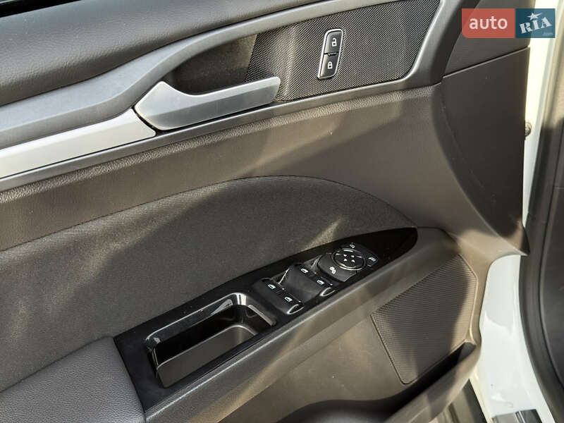 Лифтбек Ford Mondeo 2017 в Киеве