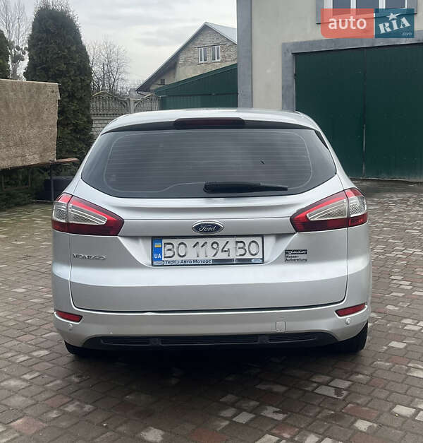 Універсал Ford Mondeo 2013 в Золочеві