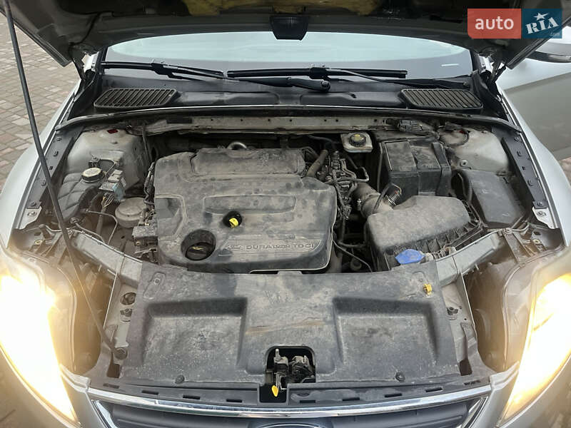 Універсал Ford Mondeo 2013 в Золочеві