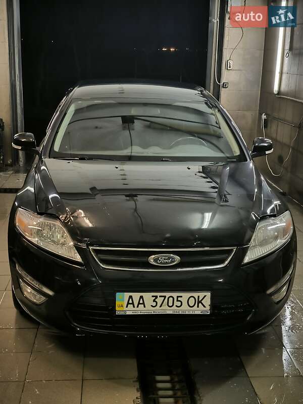 Лифтбек Ford Mondeo 2013 в Киеве