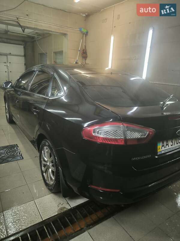 Лифтбек Ford Mondeo 2013 в Киеве