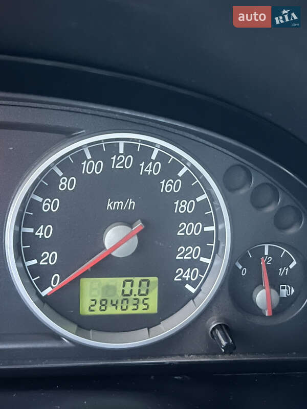 Седан Ford Mondeo 2000 в Львові